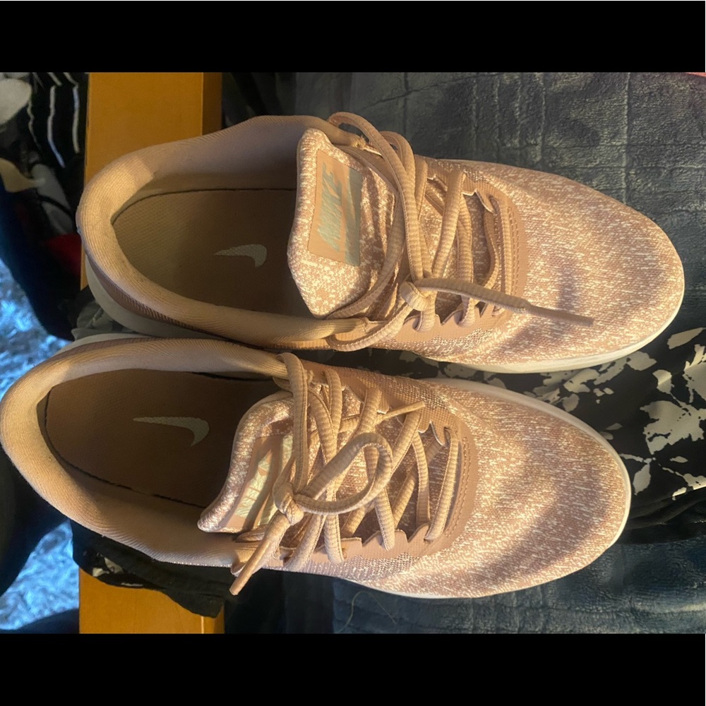 Nike pink shoes